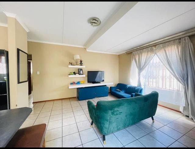 3 BEDROOM HOUSE FOR SALE IN NOORDWYK